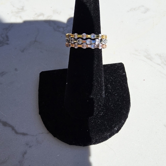 TRI-TONE WHITE TOPAZ STACKABLE RING - Picture 6 of 6